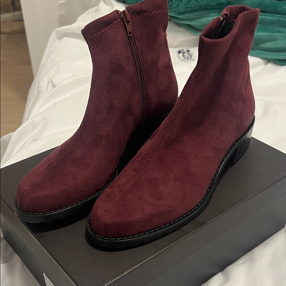 Ron White - Burgundy Vegan Suede Ankle Boots, Gina, size 8.5 US, 38.5 Euro.  NWT